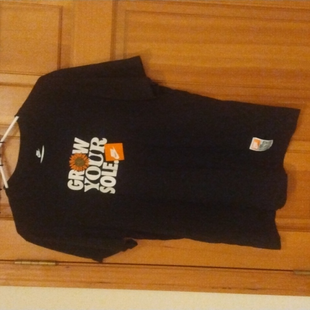Men's Black Nike tee